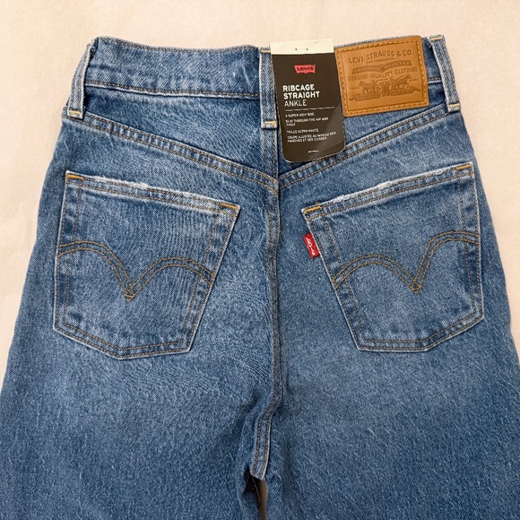 LEVI’S Premium Ribcage Straight Ankle Jeans in Dance Around Size 24 - Picture 4 of 10